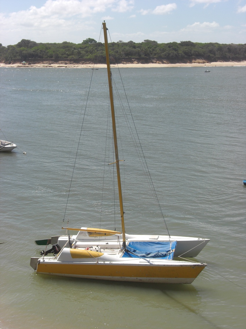 Brasil - Tibau do Sul (Yellow Catamaran)